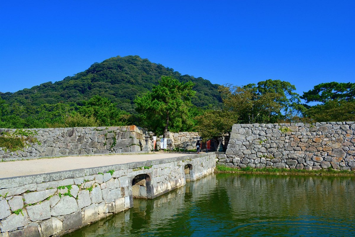 🏯 아키 성터(아키조아토) 이미지 1